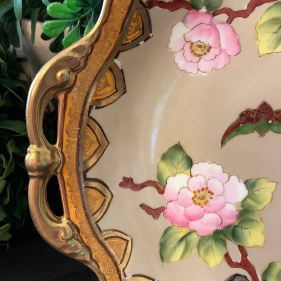 Vintage unbranded hand painted floral porcelain gilded vanity tray - Picture 6 of 12
